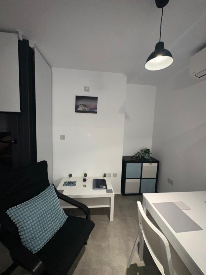 E1 Apartment High Level Sea View Gibraltar Extérieur photo
