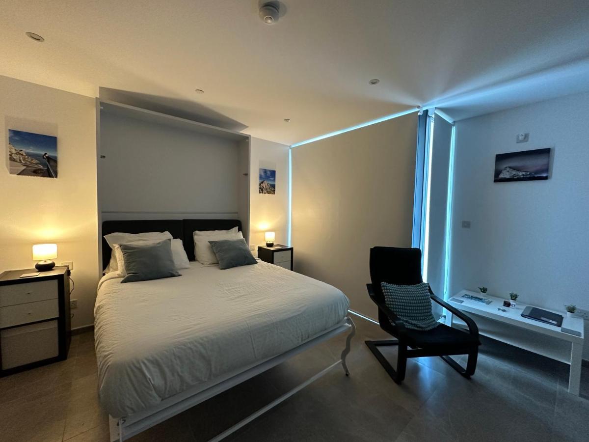 E1 Apartment High Level Sea View Gibraltar Extérieur photo